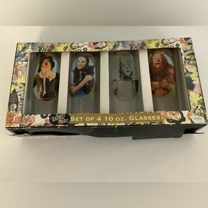 Wizard of Oz Glass Set. NWT